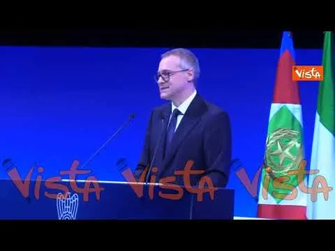 Bonomi applaude Giorgia Meloni per le sue posizioni sull'Ucraina all'Assemblea di Confindustria
