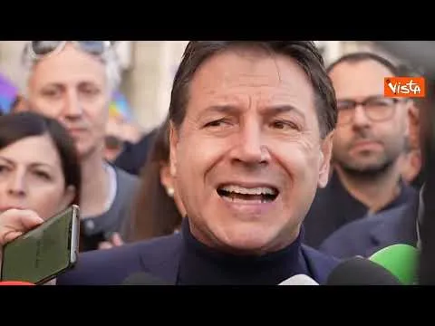 Conte: "Governo non si azzardi a invio armi senza confronto in Parlamento"