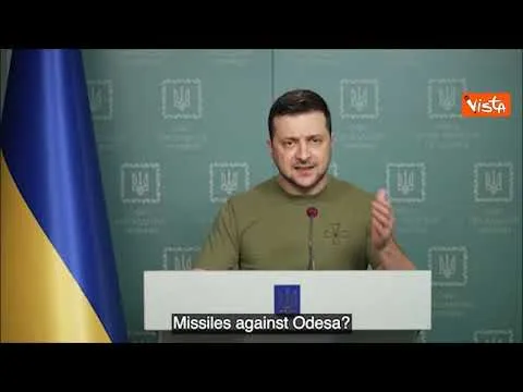Zelensky: "I russi si preparano a bombardare il porto di Odessa"