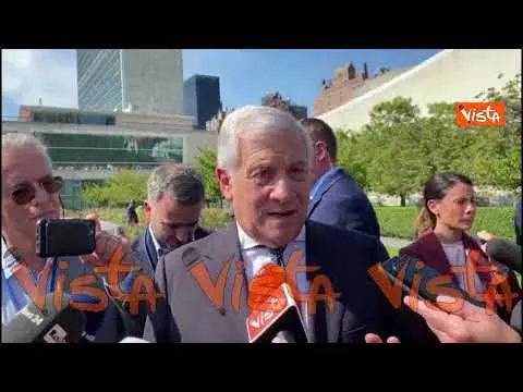 Tajani a New in York risponde a un giornalista in romanesco: "Se me fai finì, poi rispondo"