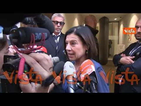 De Micheli: "Mi candido come Segretaria e non in solitaria, qualcuna deve cominciare"