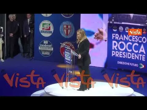 Reddito Cittadinanza, Meloni: "Chi può lavorare deve farlo". L'applauso della platea di centrodestra