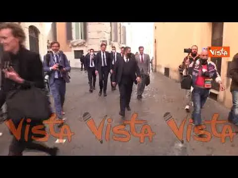 Pausa gelato del Primo Ministro olandese Rutte dopo l'incontro con Draghi a Palazzo Chigi