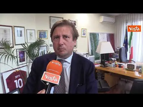 Sileri: "Dal 15 giugno via l'obbligo mascherina. Ma rimane raccomandata"