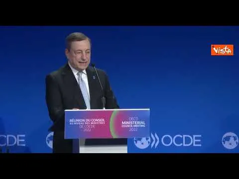 Draghi: "Invasione Ucraina ha peggiorato prospettive crescita. Sbloccare i porti"