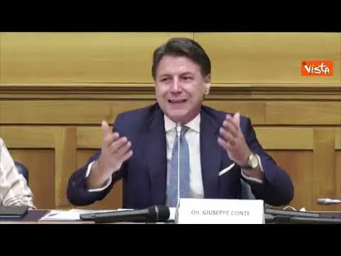 Migranti, Conte: "Io lavoravo col premier tunisino, ma a fari spenti"