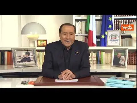 Berlusconi: "Vincere e vinceremo, Forza Lazio, Forza Roma, Forza Italia"