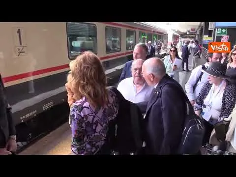 Lino Banfi su treno turistico Trenitalia: "Sto benissimo, orgoglioso di essere qui"