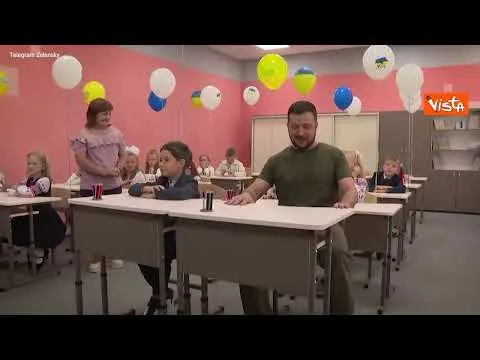 Primo giorno di scuola in Ucraina, Zelensky visita una scuola ricostruita a Irpin