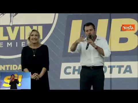 Le Pen sale sul palco di Pontida, Salvini: "È un'amica e un'alleata"