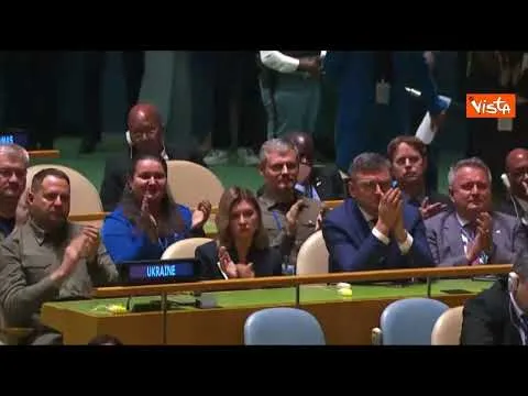 Assemblea generale Onu a New York, applausi per Zelensky al termine del suo intervento