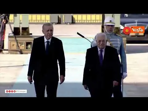 Erdogan riceve presidente palestinese Mahmoud Abbas ad Ankara