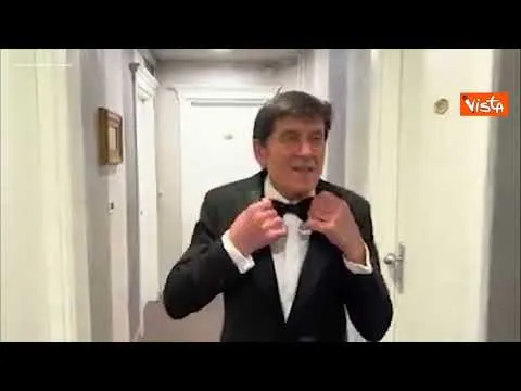 Gianni Morandi si prepara per Sanremo, il video girato nel corridoio del suo albergo