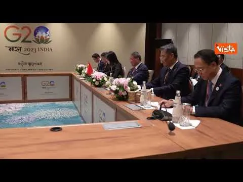 Meloni incontra il Primo Ministro cinese in India