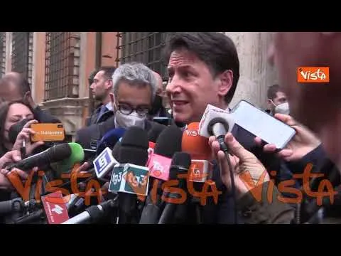 Ucraina, Conte: "Dopo 70 giorni di guerra giusto che Draghi aggiorni il Parlamento"