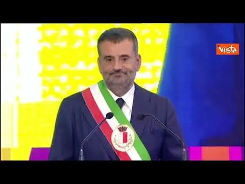 Decaro commosso nell'ultimo discorso da sindaco di Bari: "L'esperienza più bella della mia vita"