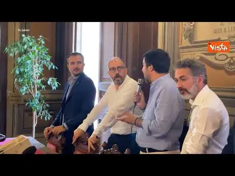 Salvini: "Ho chiesto al ministro Franco di rinnovare sconto benzina per tutta l'estate"