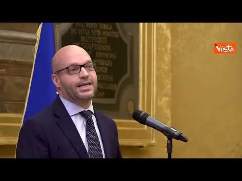 Lorenzo Fontana agli studenti: Spesso si parla male dei Parlamentari, qualche volta ce lo meritiamo