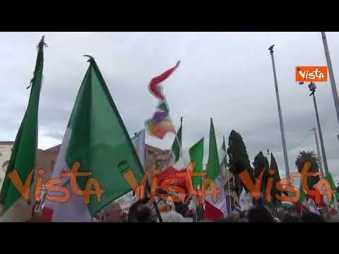 Manifestazione per la pace a Roma, le immagini del raduno a piazza della Repubblica