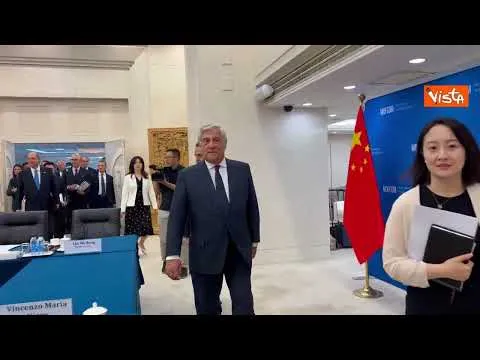 Tajani incontra il ministro del Commercio cinese a Pechino, le immagini