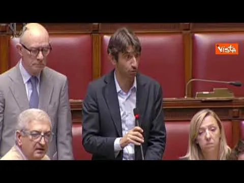 Bagarre in Aula, Donzelli: Ricciardi indecoroso, ha fatto segno di aspettarmi fuori come all'osteria