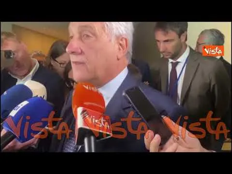 Migranti, Tajani: "Accordo con Tunisia firmato da Commissione Ue, va rispettato"