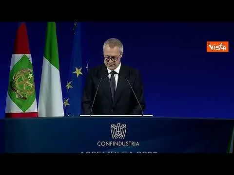 Applauso di Confindustria per Mattarella, Bonomi: Capo Stato continui a essere garante Costituzione