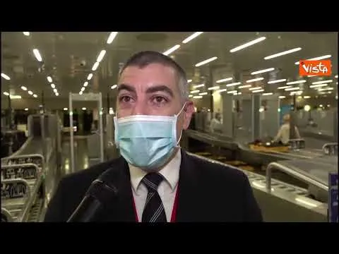 Passeggero colto da malore all'aeroporto di Fiumicino salvato da addetto sicurezza Adr