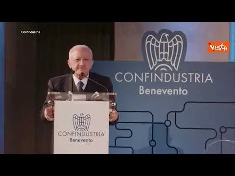 Ucraina, De Luca: "Segretario Nato analfabeta di ritorno, rimpiango Kissinger e Moro"