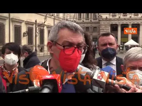 Incontro Draghi-sindacati, Landini: "5 miliardi non bastano. Serve prelievo di solidarietà"