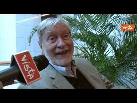 È morto Gianni Vattimo, eccolo nel 2014 in un'intervista a Bruxelles