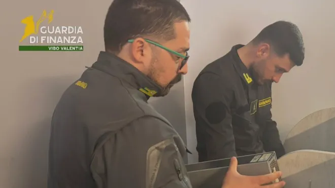 Vibo, giocate illegali online: Guardia di Finanza sequestra sala giochi
