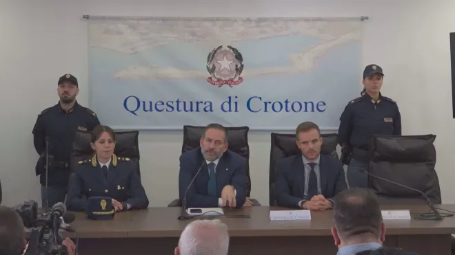 Tentata estorsione con metodo mafioso: sei arresti a Crotone