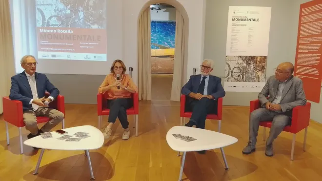 Catanzaro rende omaggio a Mimmo Rotella con una mostra "Monumentale"
