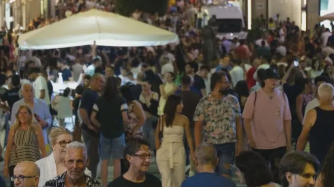 A Cosenza prende il via "La Notte dei Saldi"