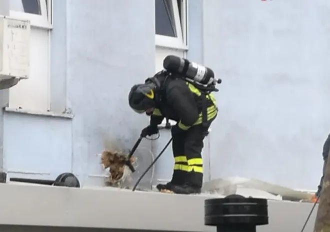 Crotone, principio d'incendio all'ospedale domato dai Vigili del fuoco