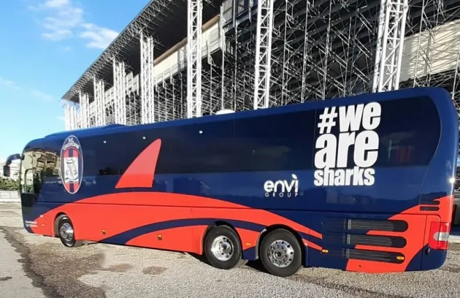 Calcio Serie A, è pronto il nuovo pullman del Crotone