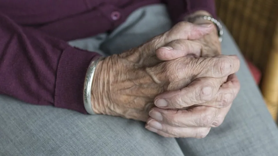 Caldo: attivato il servizio di informazione e telecompagnia della Croce rossa per anziani soli