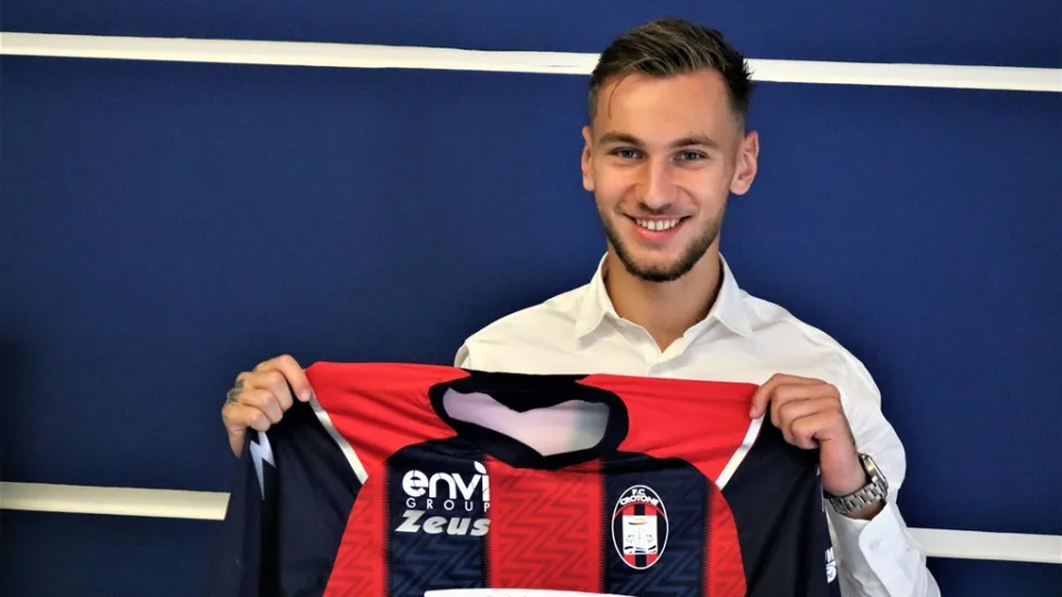 CALCIOMERCATO | Serie A, al Crotone arriva in prestito l'attaccante Denis Dragus