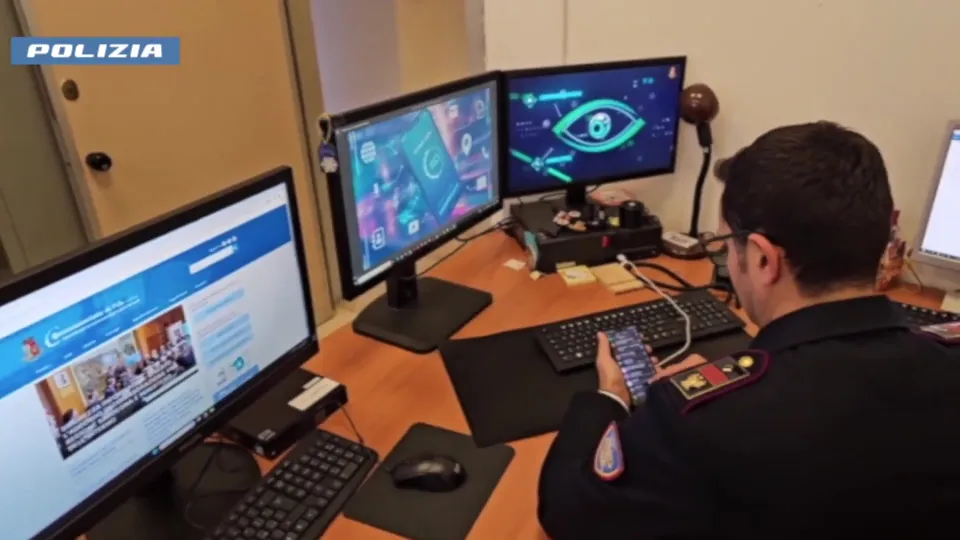 Pedopornografia online, blitz della Polizia: perquisizioni anche in Calabria
