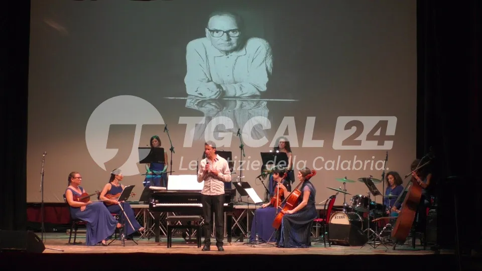 Musica: Le Muse illuminano Crotone con l'omaggio ad Ennio Morricone