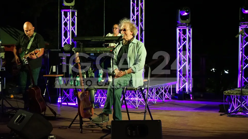 VIDEO | Musica, pura magia a Crotone con il concerto di Fabio Concato
