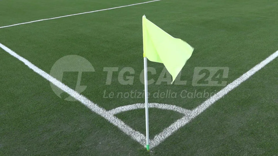 Ha un malore mentre gioca a calcio, si accascia e muore: aveva 12 anni