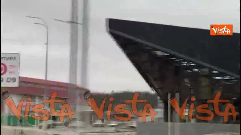 Guerra in Ucraina, ecco le macerie del supermercato colpito da un missile russo a Gostomel