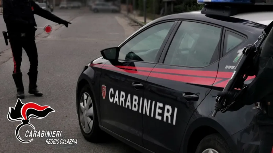 Spaccio di droga e porto d'armi abusivo: eseguite nove misure cautelari a Reggio Calabria