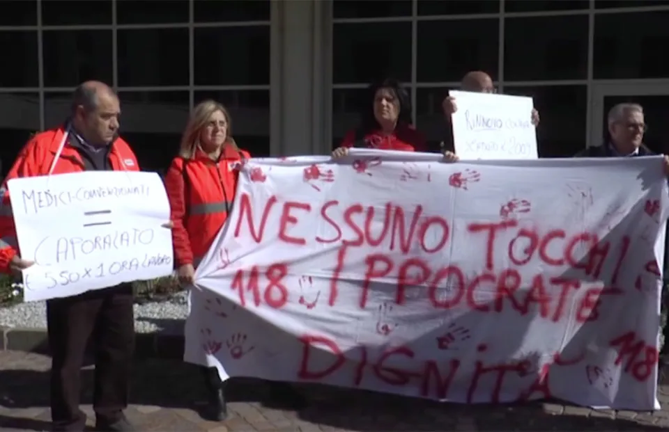 Precari, pagati meno e con un contratto scaduto: monta la protesta dei medici convenzionati col 118