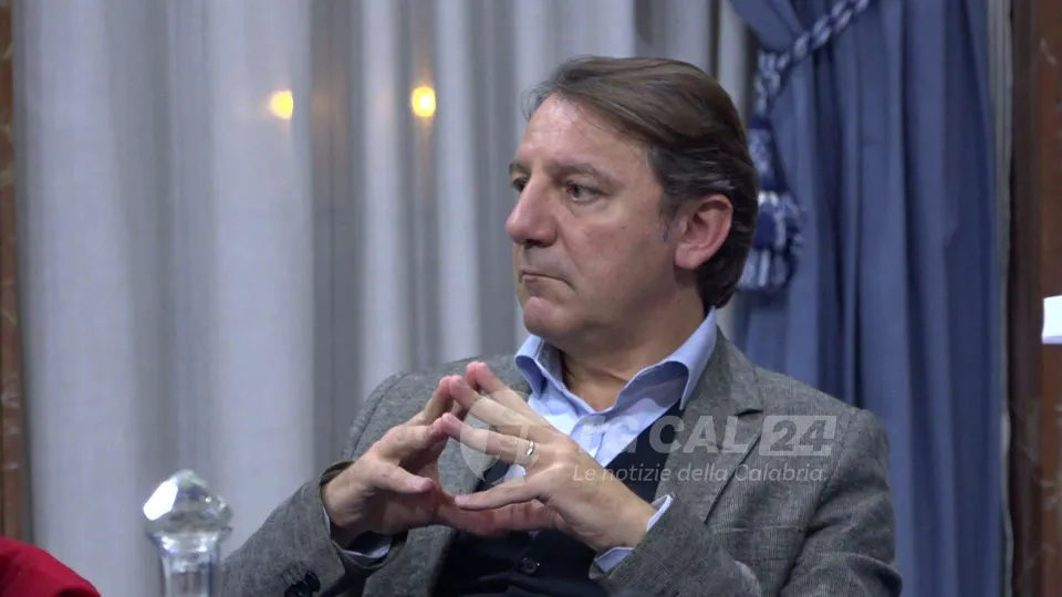 Pasquale Tridico sceglie (per ora) il Consiglio Regionale