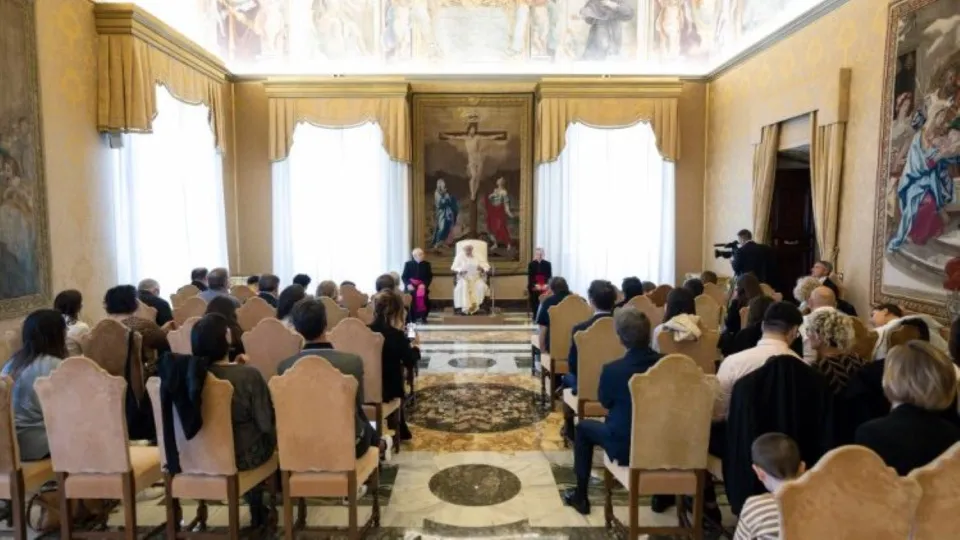 Papa Francesco benedice le donne che si sono ribellate alle mafie