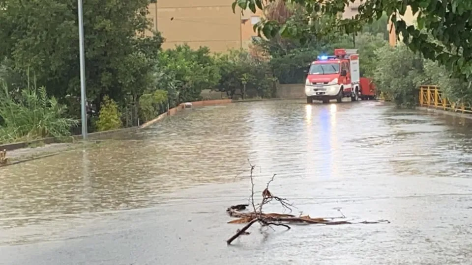 Maltempo, forte temporale nel Catanzarese: svariati gli allagamenti registrati