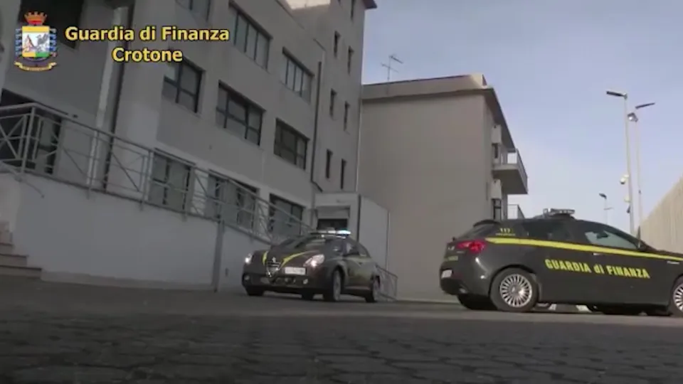 Sequestro conservativo 2,5 mln ad associazione che gestiva Cara Sant'Anna
